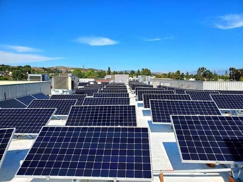 Commercial rooftop solar project